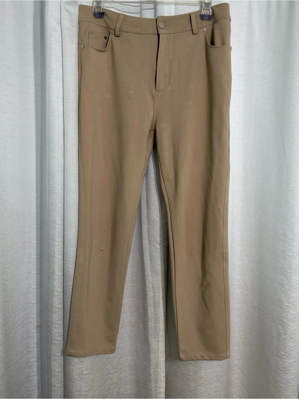Women's Stretch Capri Pants in Khaki